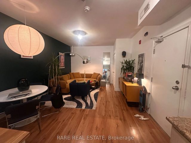 198 Augusta Avenue 3, Toronto C01