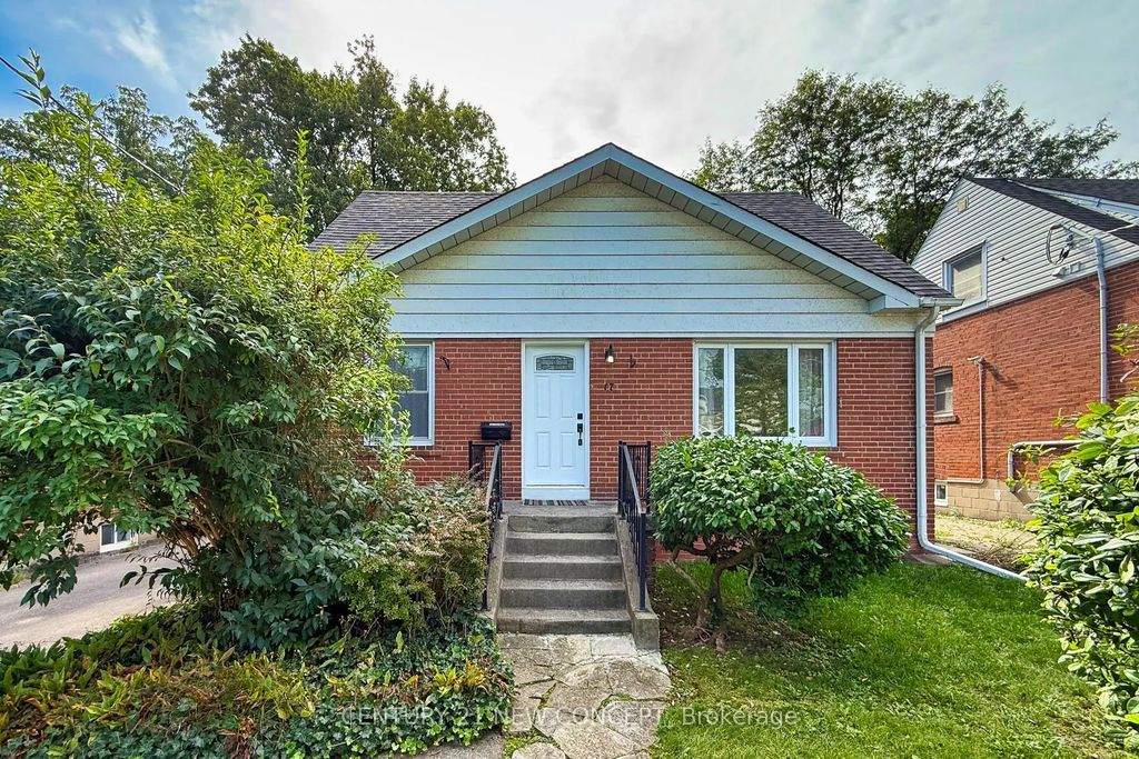 17 Lyndale Drive, Toronto C14