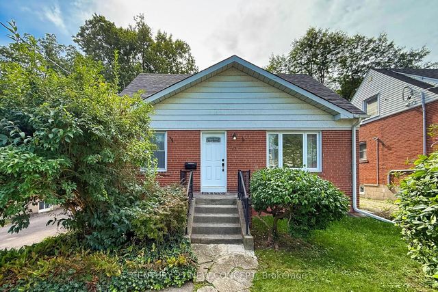 17 Lyndale Drive, Toronto C14
