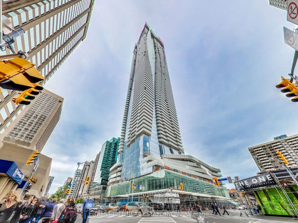 1 Bloor Street E 2412, Toronto C08