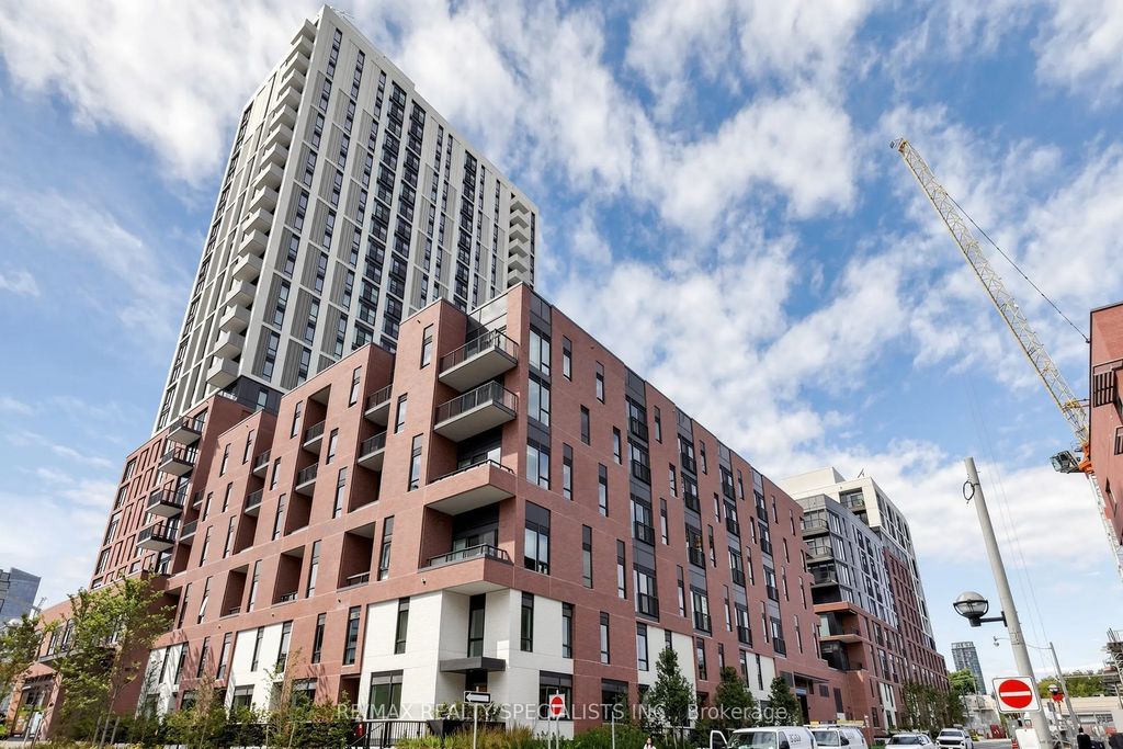30 Dreamers Way 221, Toronto C08