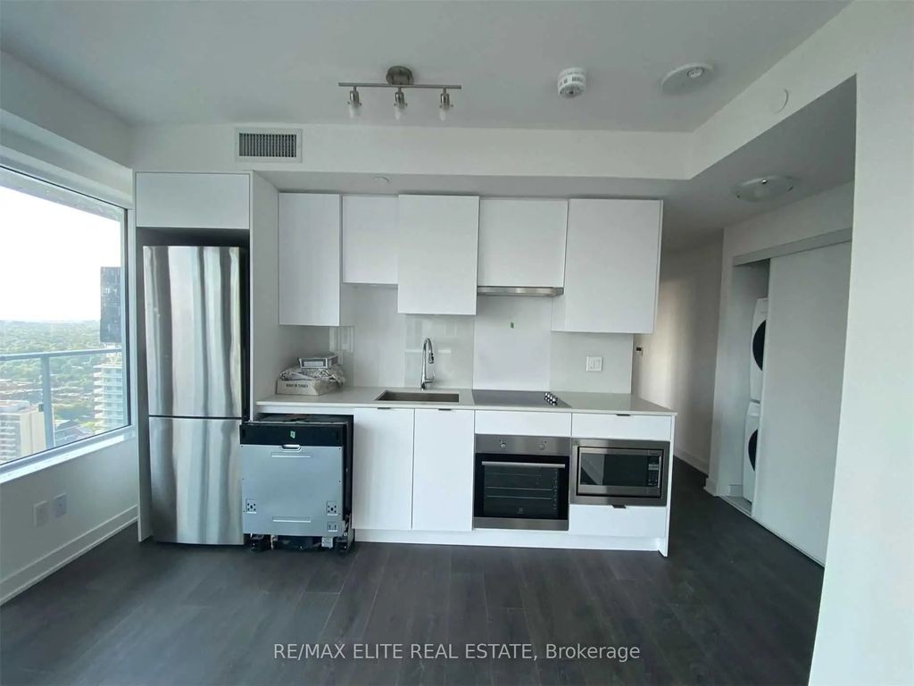 99 Broadway Avenue 3209, Toronto C10