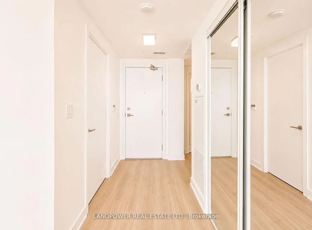 12 York Street 5101, Toronto C01