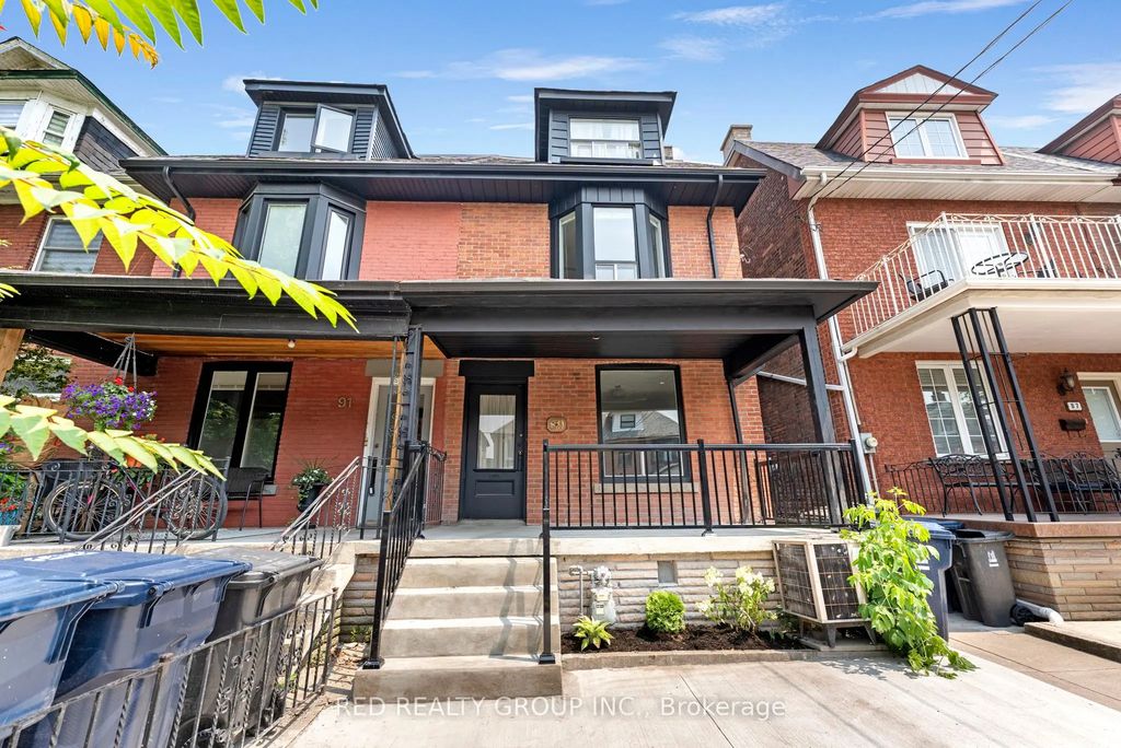 89 Beatrice Street, Toronto C01