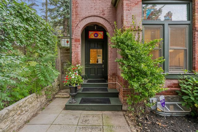 21 Laurier Avenue E, Toronto C08