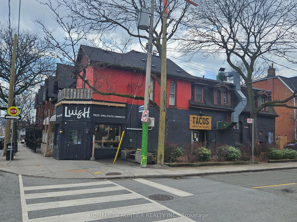556 Parliament Street, Toronto C08