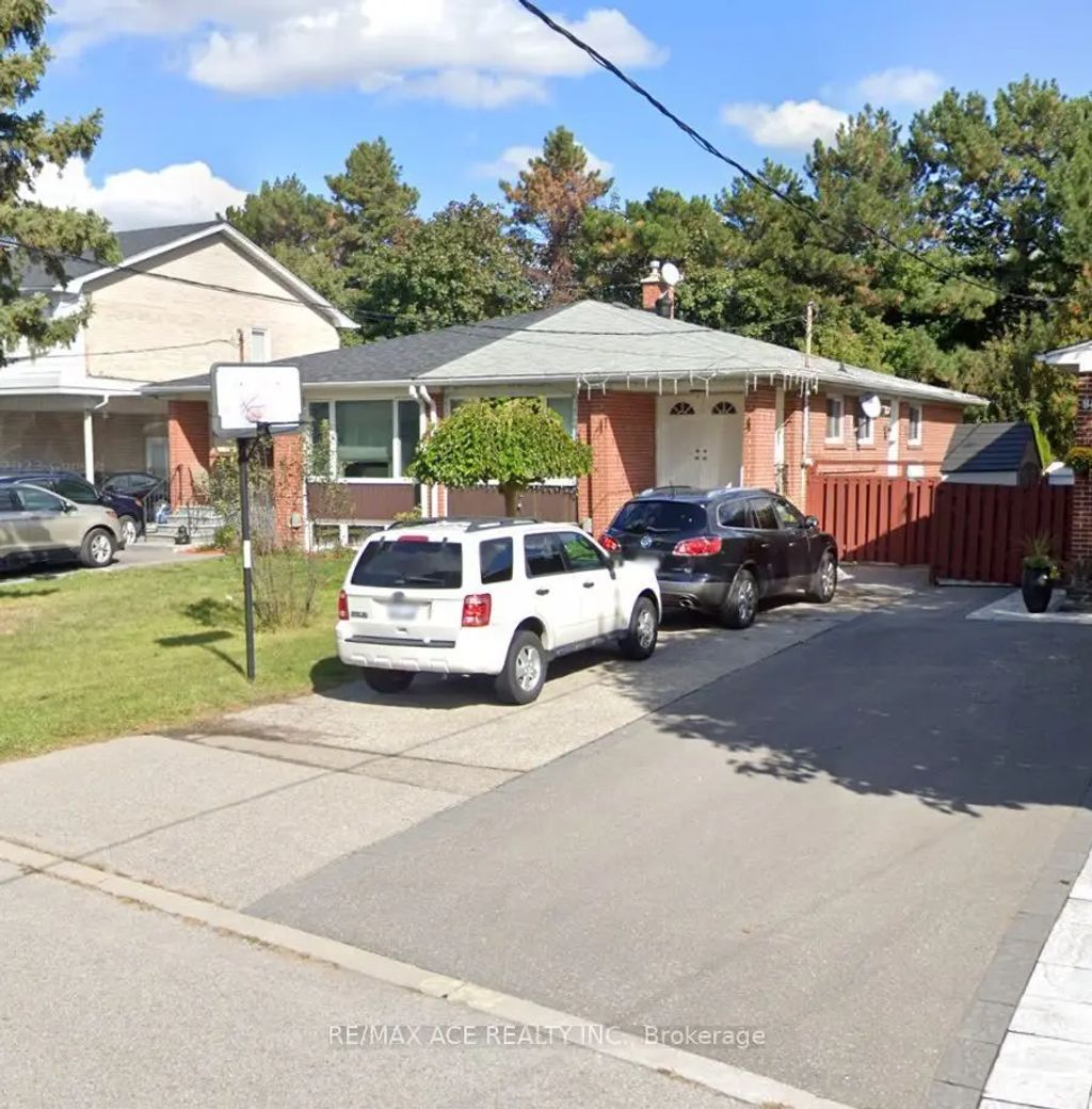 92 Baltray Crescent, Toronto C13