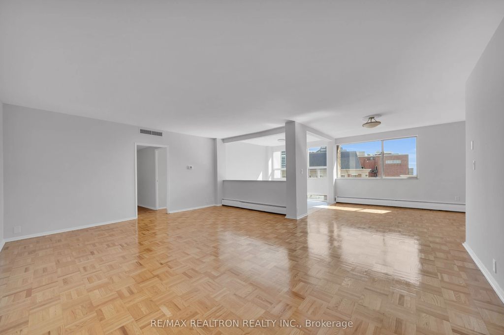 9 Deer Park Crescent 401, Toronto C02