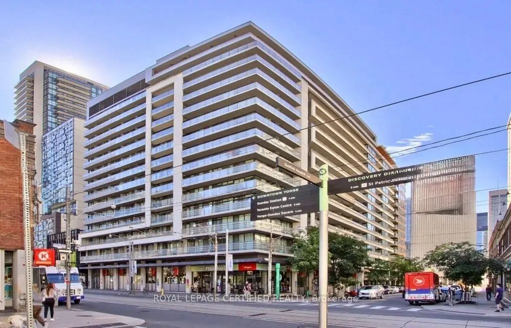 111 Elizabeth Street 552, Toronto C01