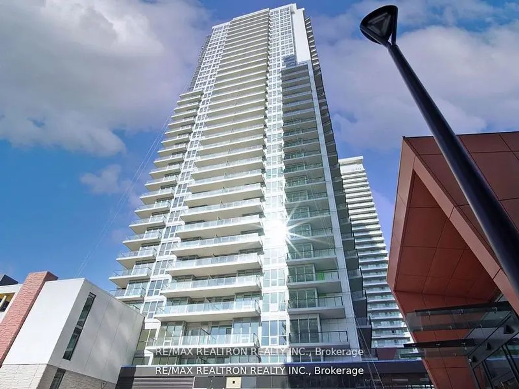 95 Mcmahon Drive Th515, Toronto C15
