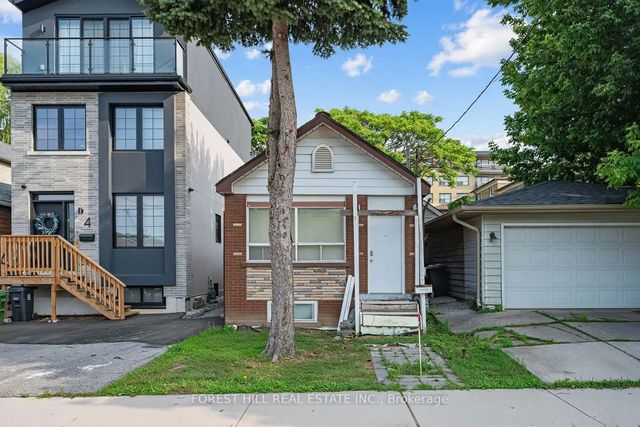 2 Mulberry Crescent, Toronto C03