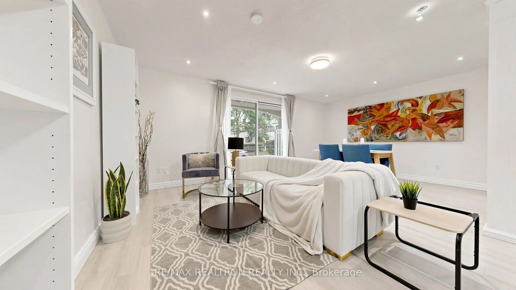10 Moonstone Byway 151, Toronto C15
