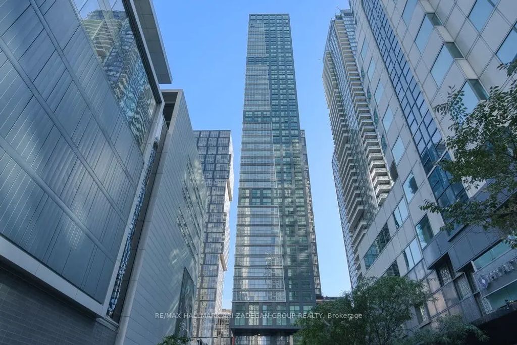 327 King Street W 4003, Toronto C01