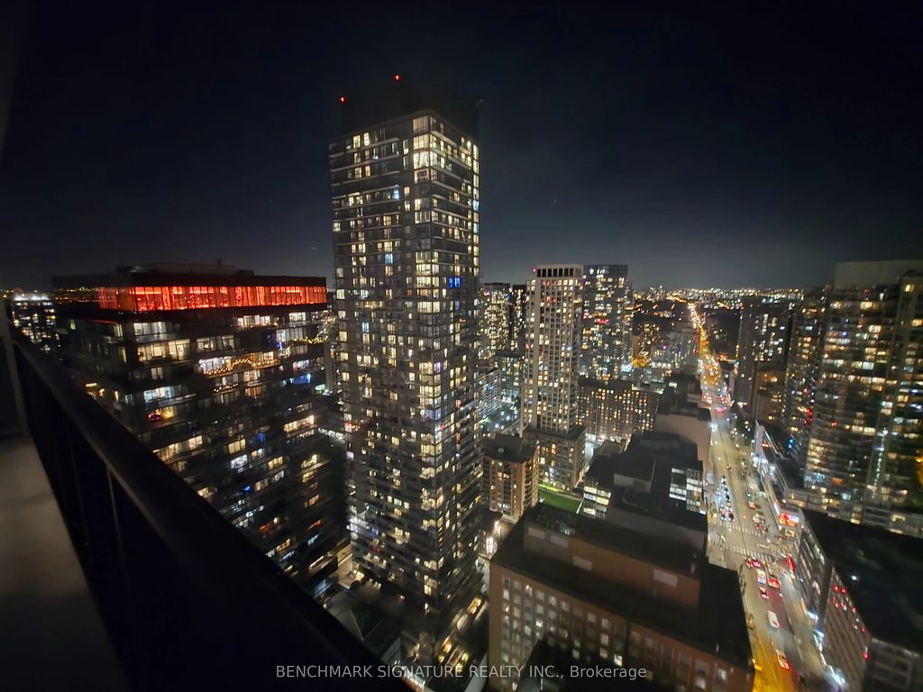 8 Eglinton Avenue E 3311, Toronto C10