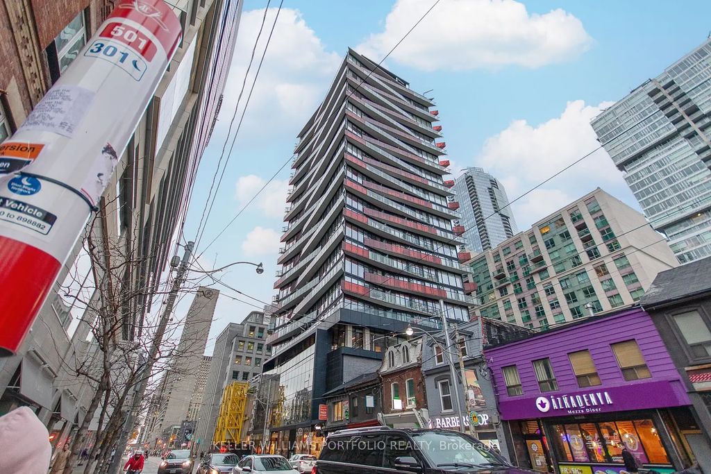 215 Queen Street W 1909, Toronto C01