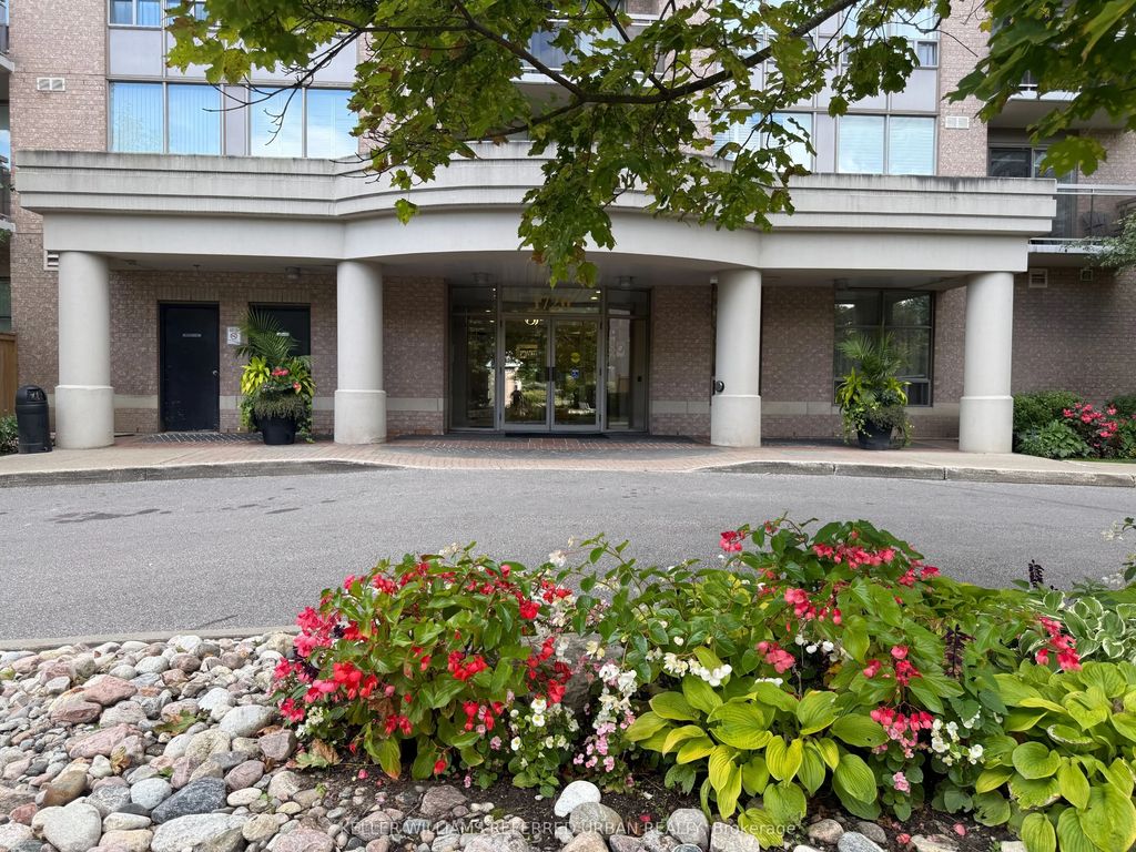 1720 Eglinton Avenue E 110, Toronto C13