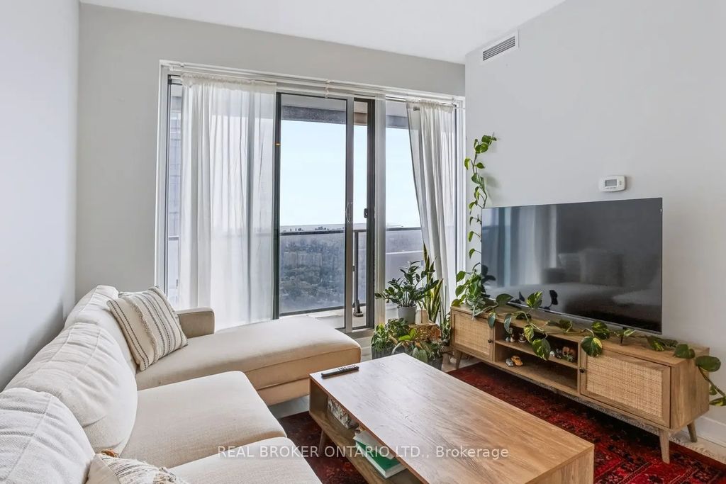 2221 Yonge Street 4207, Toronto C10