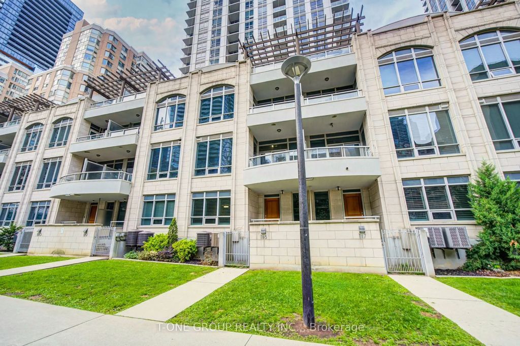 761 Bay Street Th 8, Toronto C01