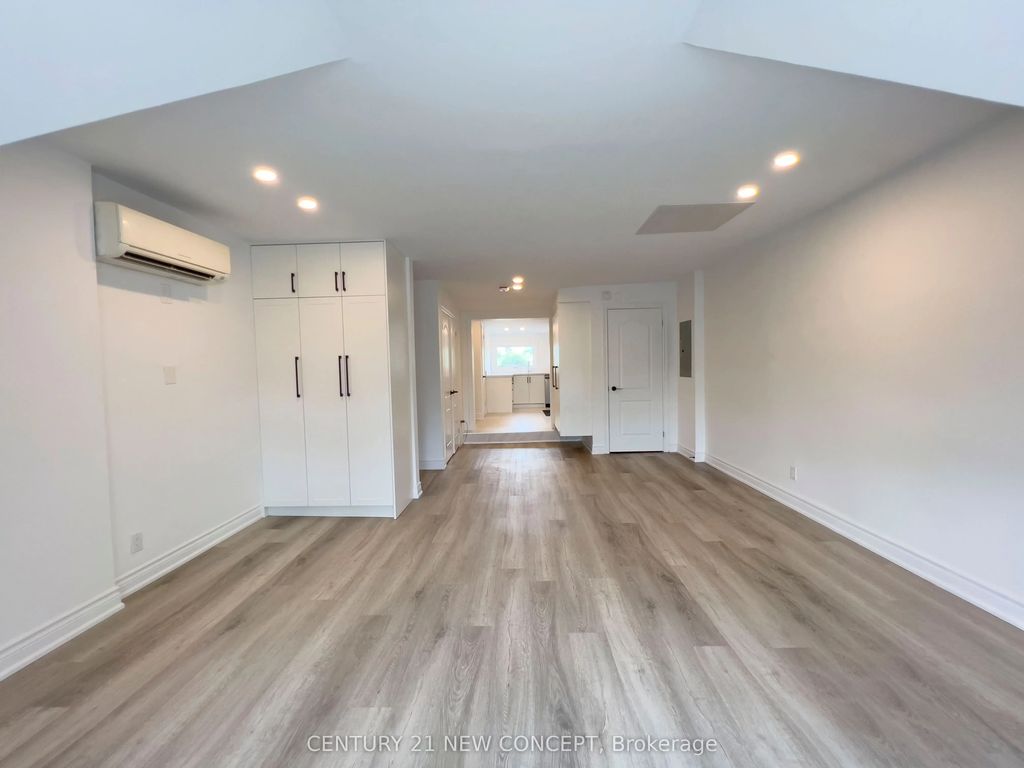 706 Bloor Street N 3rd Floor, Toronto C02