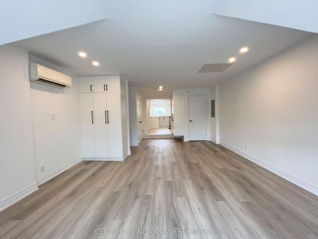 706 Bloor Street N 3rd Floor, Toronto C02