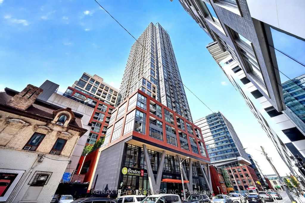 108 Peter Street 1717, Toronto C01