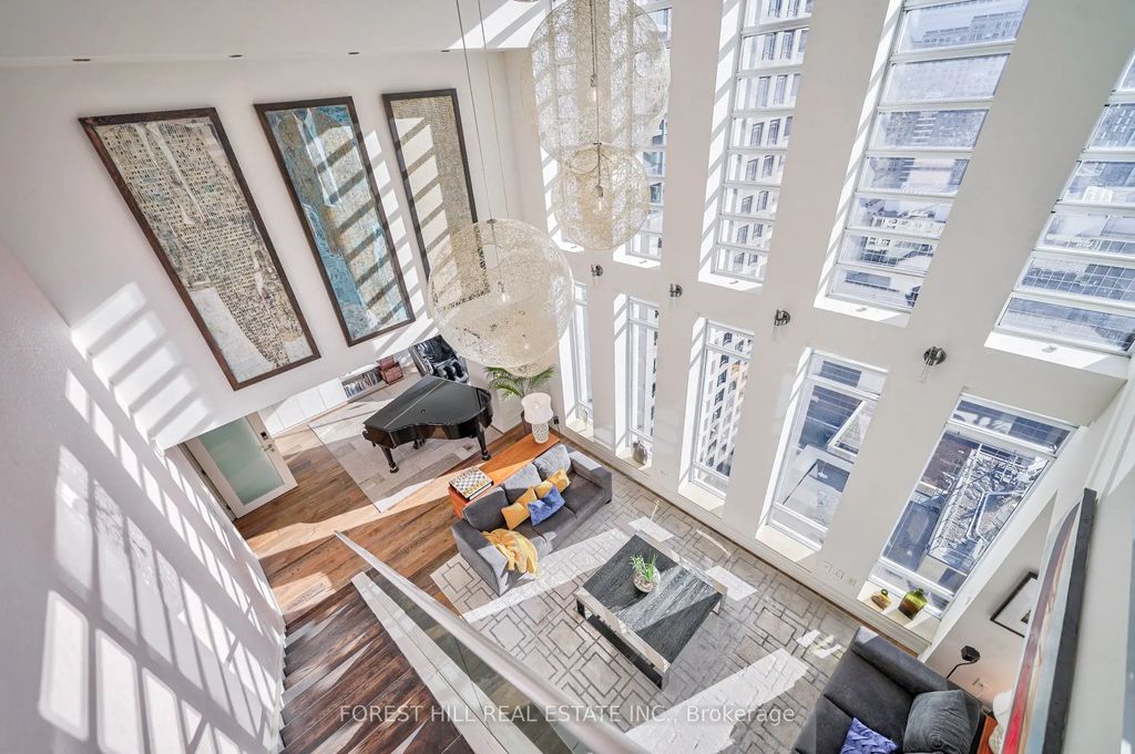 8 Colborne Street Ph2701, Toronto C08