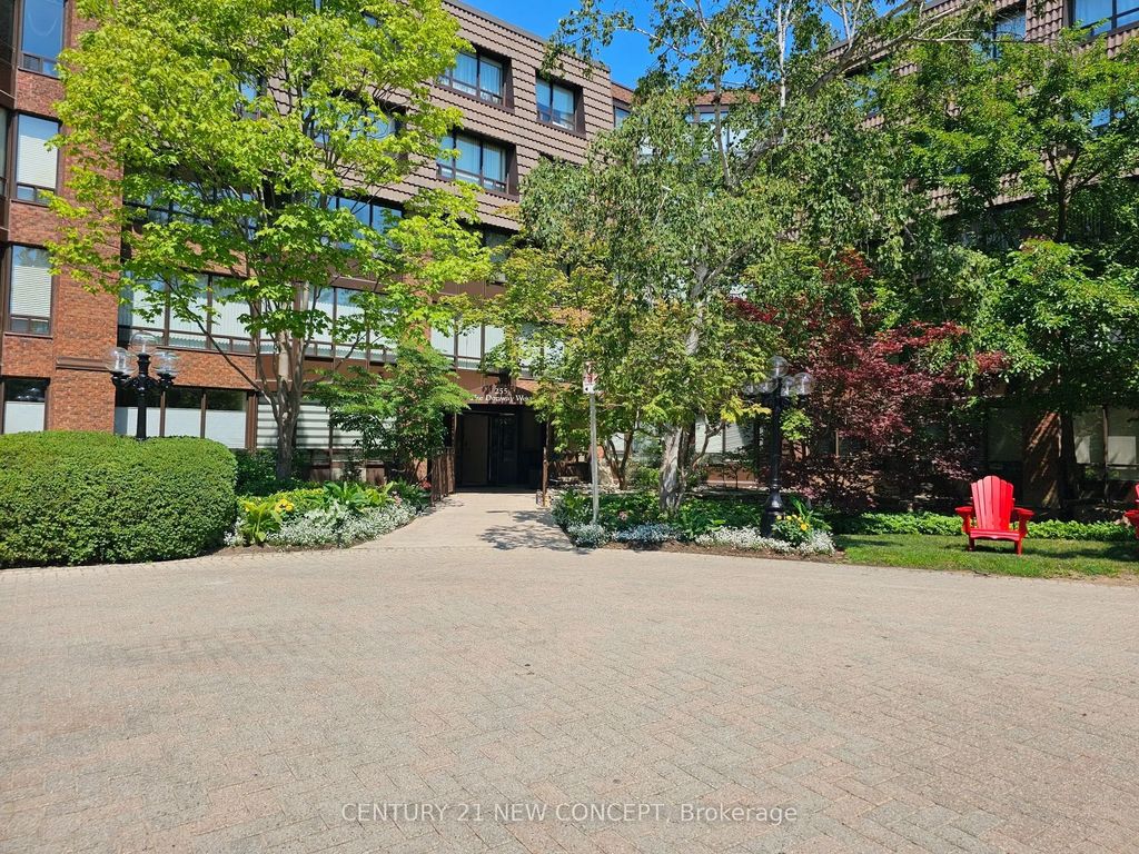 255 The Donway West N/a E 123, Toronto C13