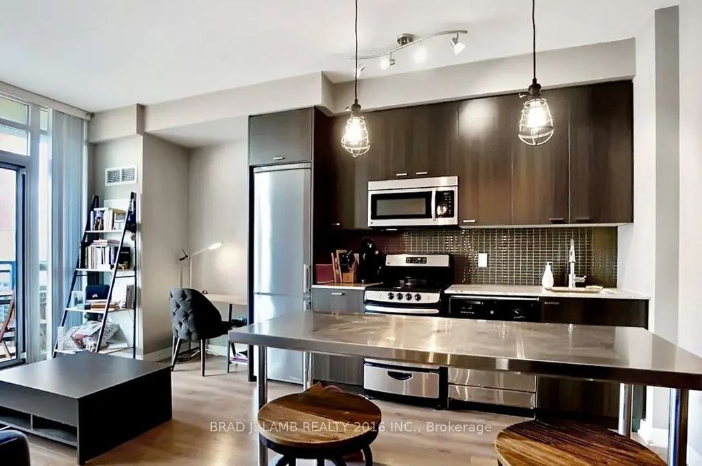 775 King Street W 809, Toronto C01