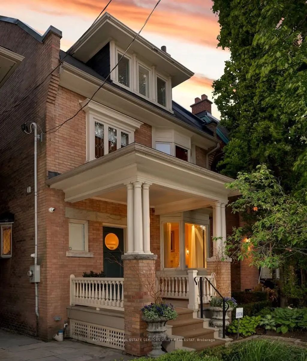 107 Roxborough Street W, Toronto C02