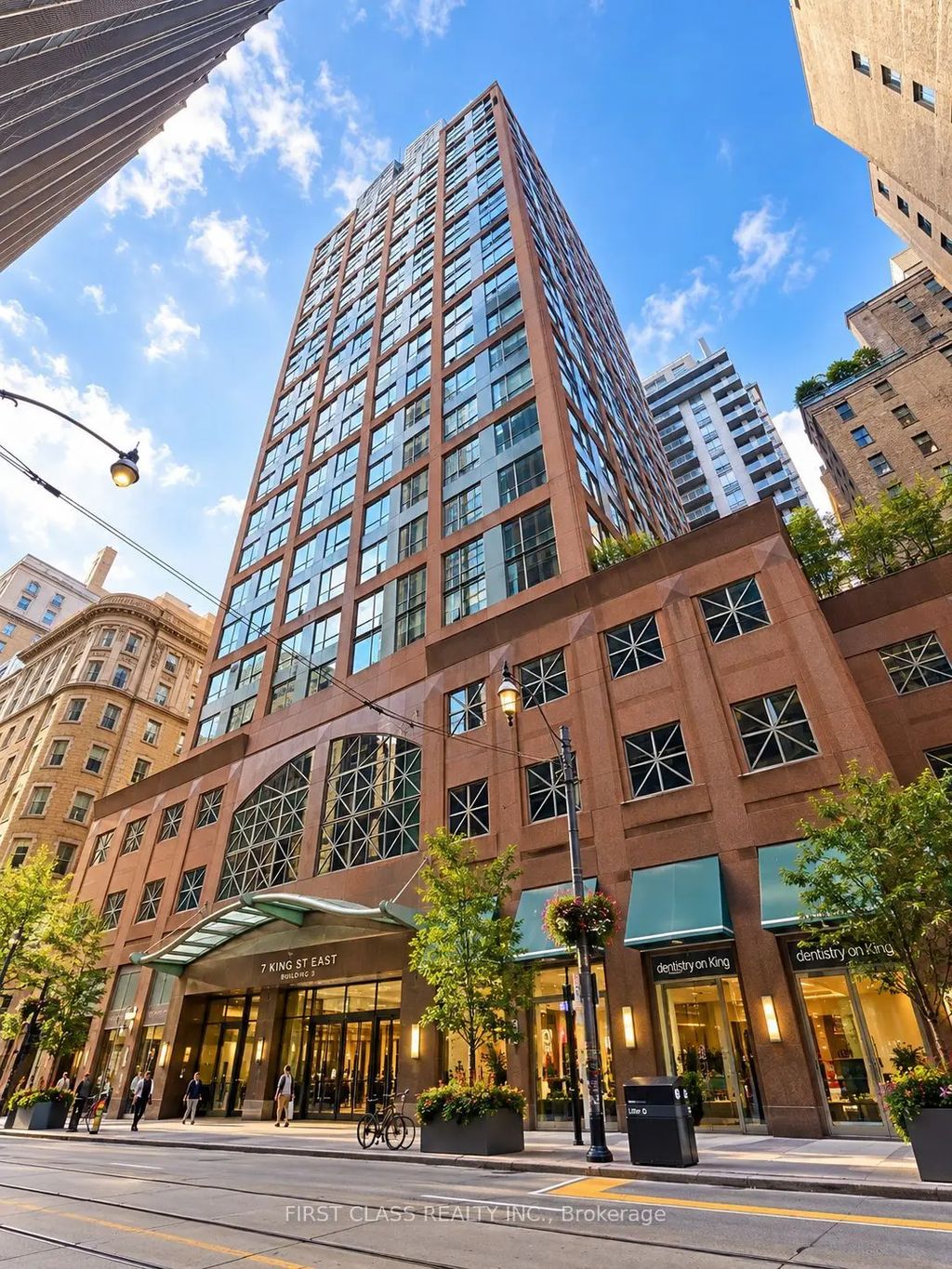 7 King Street E 916, Toronto C08