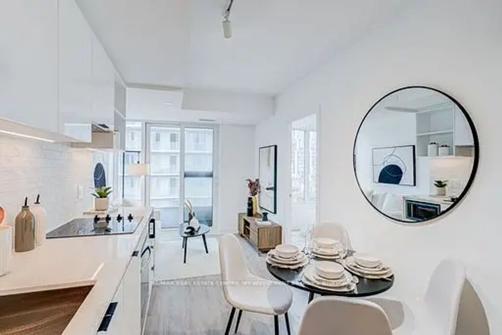 252 Church Street 2009, Toronto C08