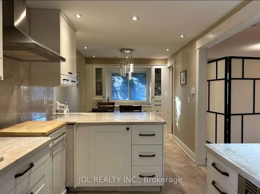 80 Mosedale Cres Crescent Master Bedroom 2nd Floor, Toronto C15