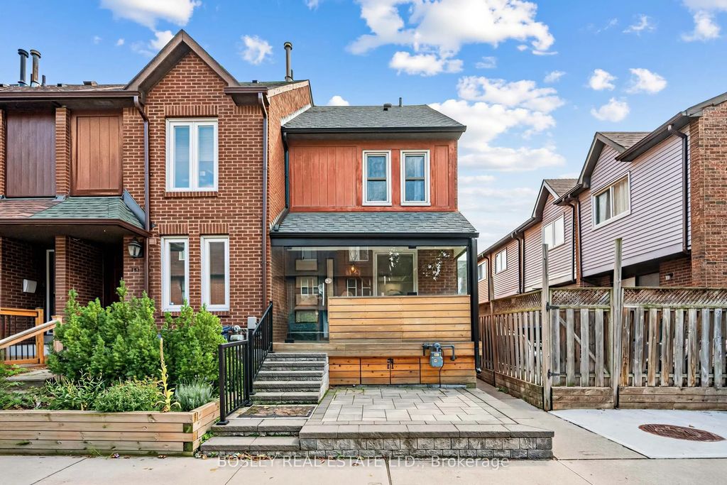 153 Lambertlodge Avenue, Toronto C02
