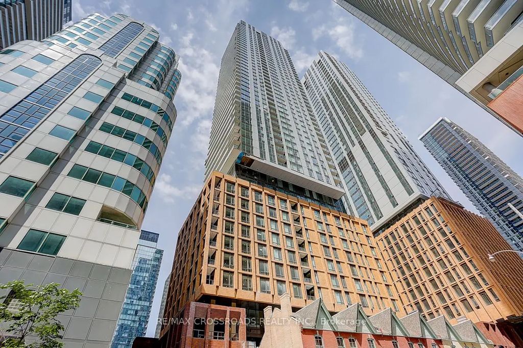 8 Widmer Street 1911, Toronto C01