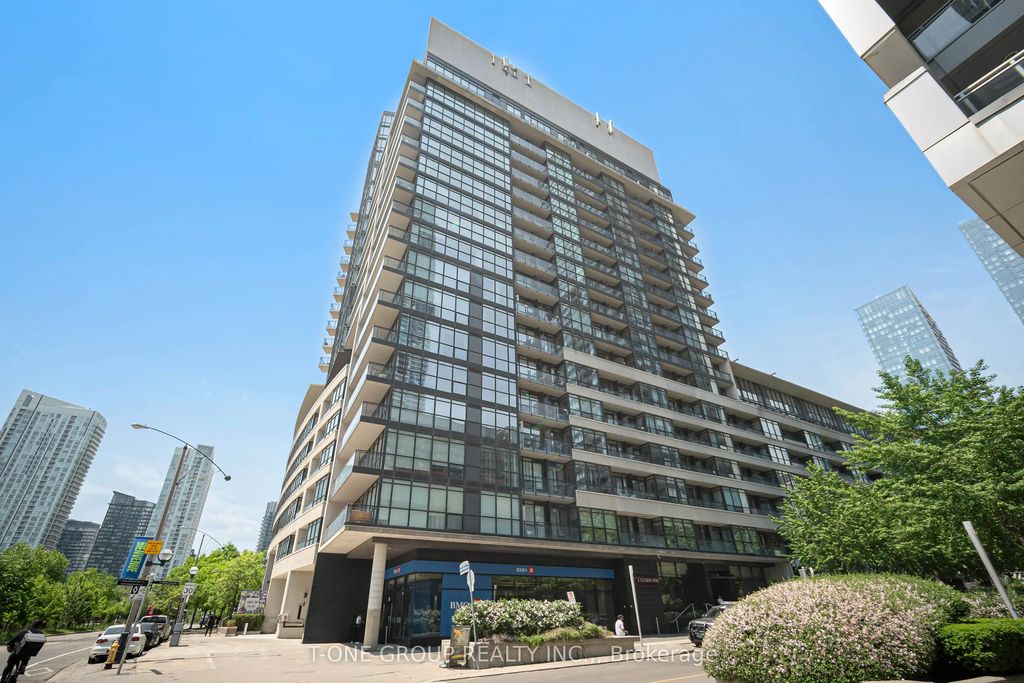 8 Telegram Mews 829, Toronto C01
