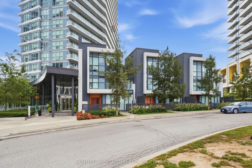 113 Mcmahon Drive Th07, Toronto C15
