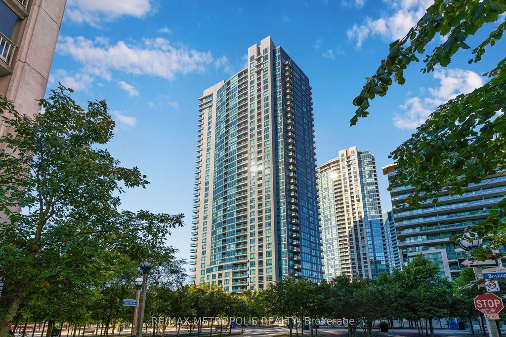 215 Fort York Boulevard 208, Toronto C01