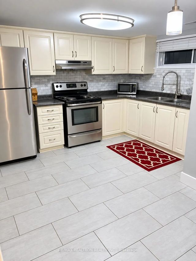 197 Honiton Street Bsmt, Toronto C06