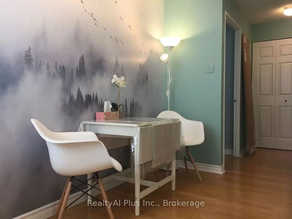 736 Bay Street 2210, Toronto C01