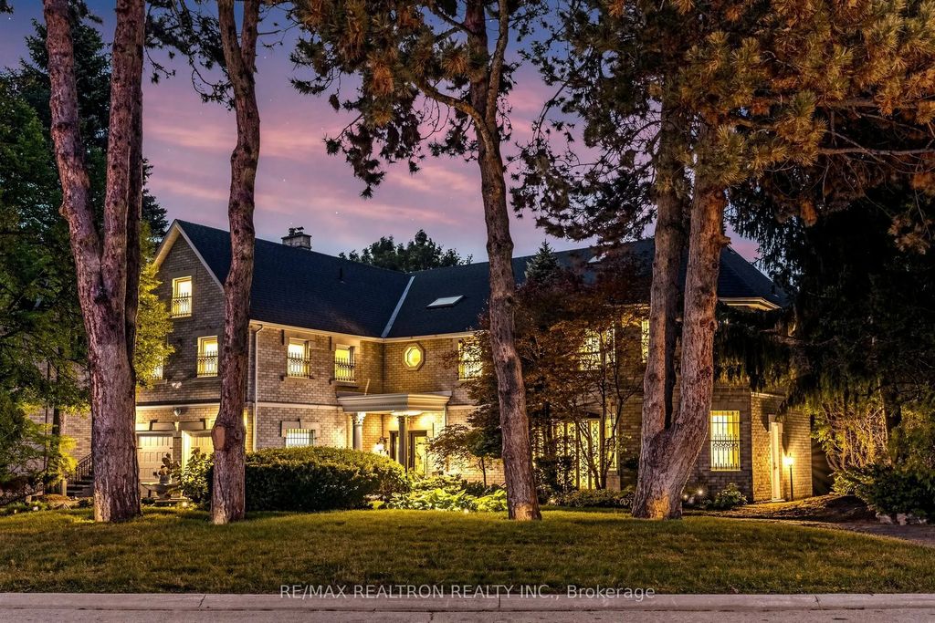 31 Arjay Crescent, Toronto C12