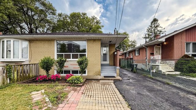 76 Fenside Drive, Toronto C13