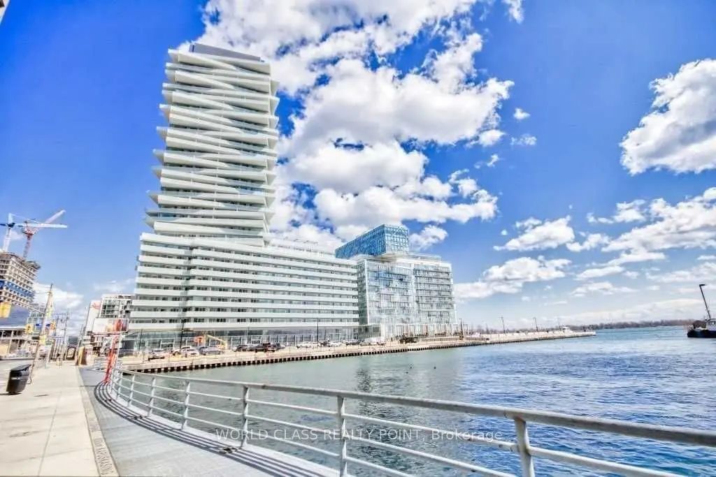 15 Queens Quay E 1701, Toronto C08