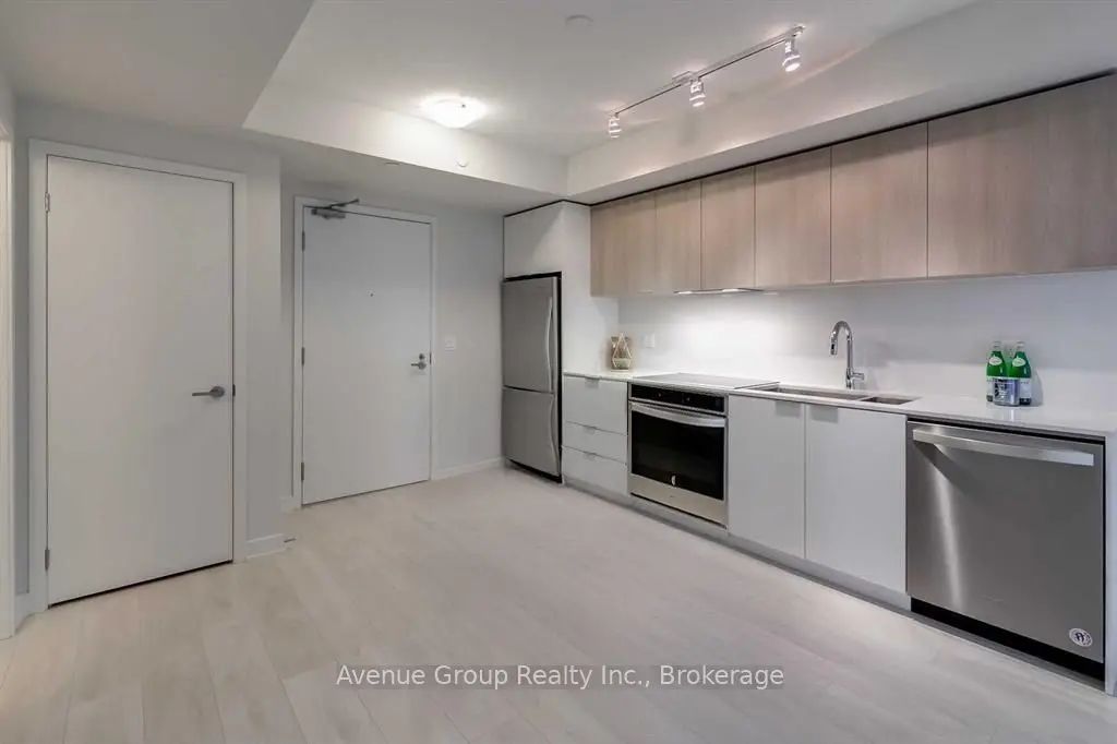 6 Sonic Way N1008, Toronto C11