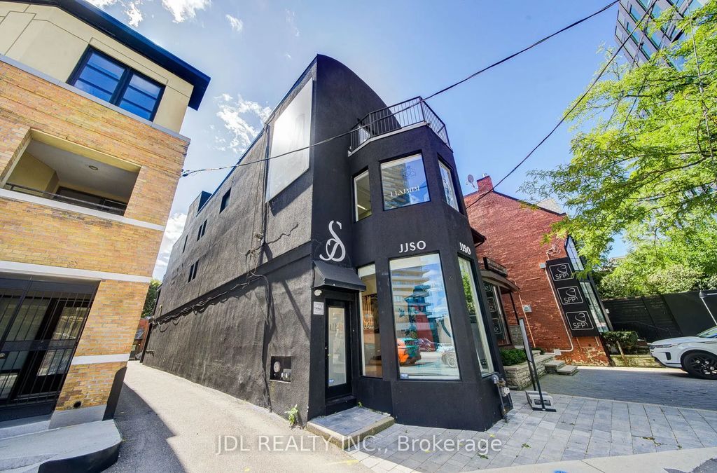 301 Davenport Road, Toronto C02