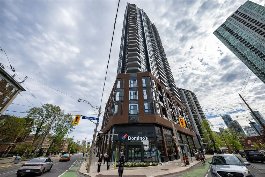 159 Wellesley Street E 3002, Toronto C08