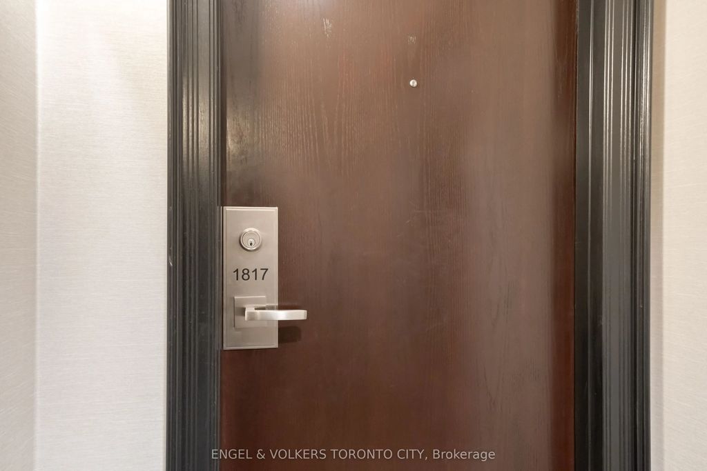 7 King Street E 1817, Toronto C08