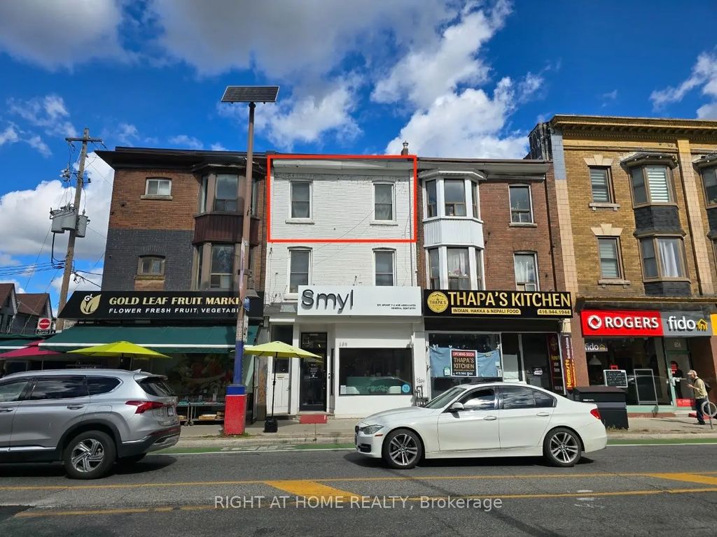 608 Bloor Street W 3rd Floor, Toronto C02