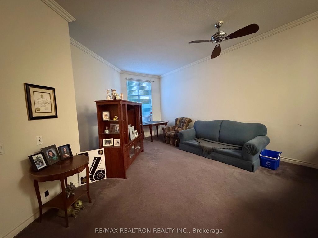 1720 Eglinton Avenue E 120, Toronto C13