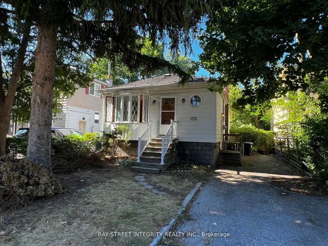 204 Greenfield Avenue, Toronto C14