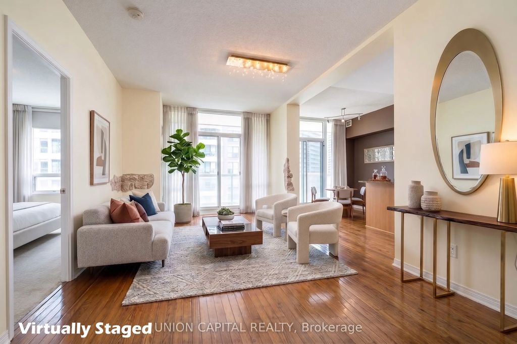 509 Beecroft Road 2002, Toronto C07